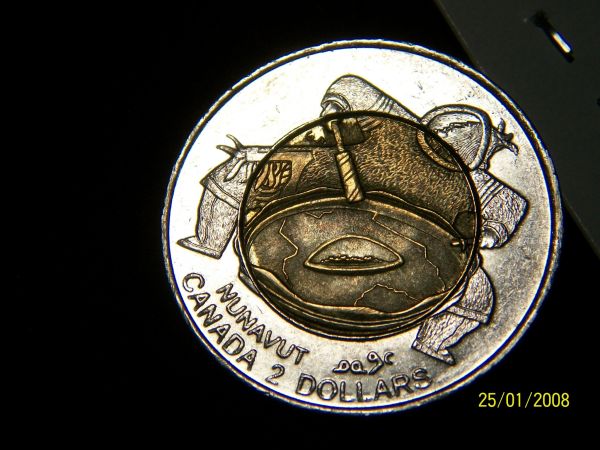 Nunavut-Toonie-Help